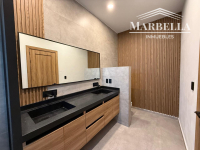 V1598